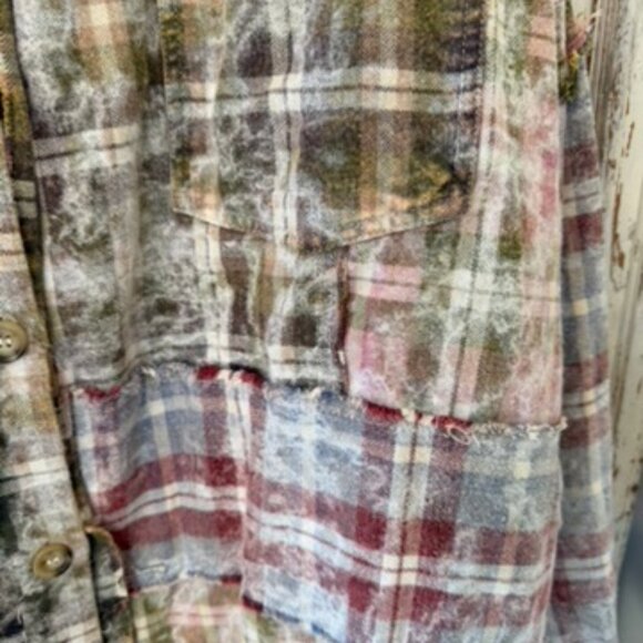 OLI & HALI WASHED PLAID FRINGE TRIM OVERSIZED SHIRT - Picture 9 of 9